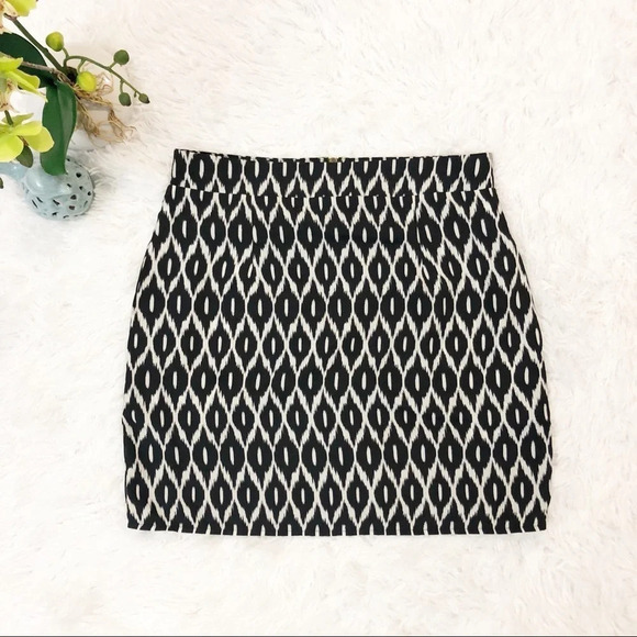 Annabella Dresses & Skirts - 🍁 Annabella | Black & White Ikat Mini Skirt
